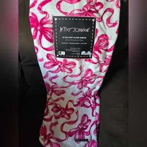 Betsey Johnson bow throw blanket